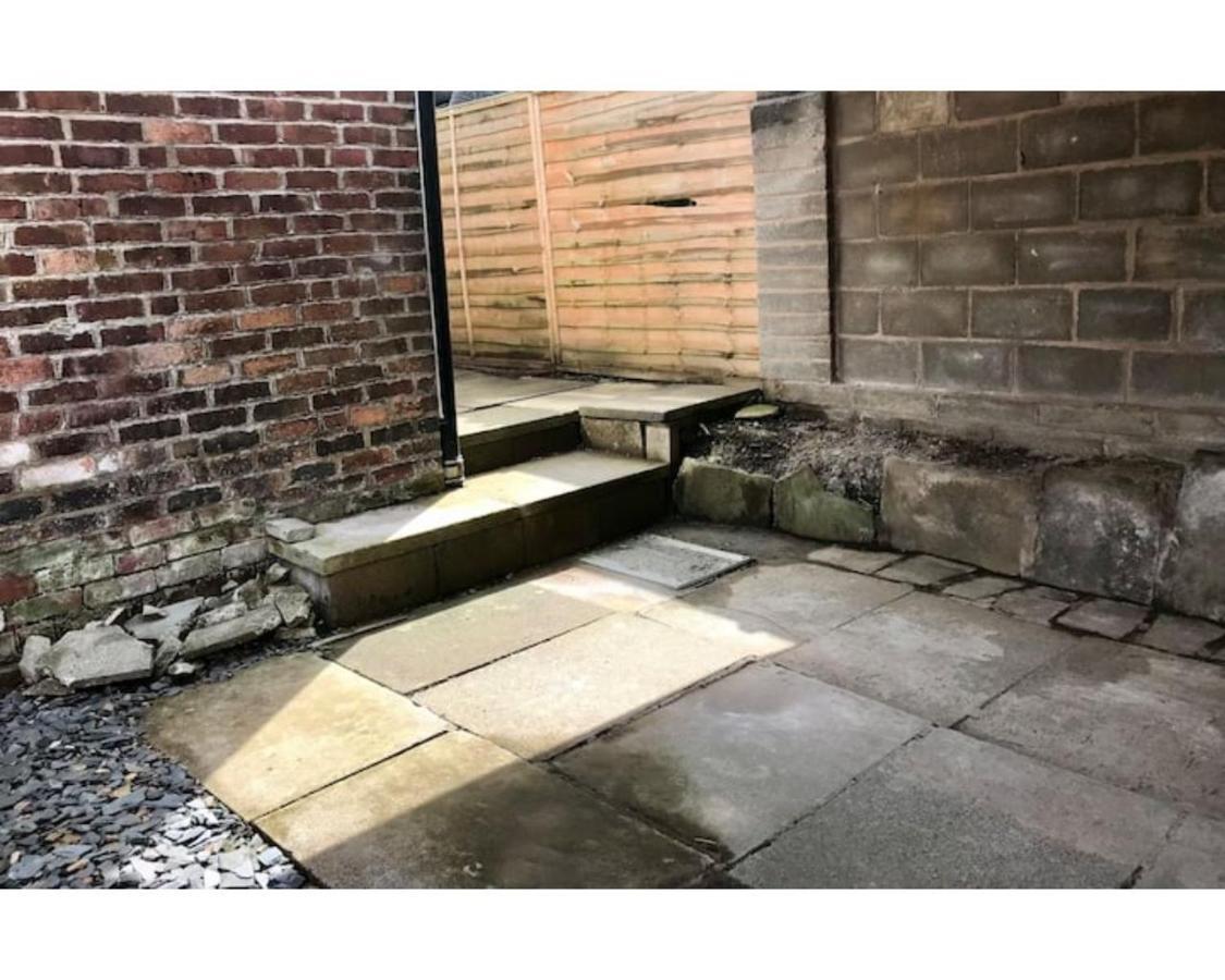 Stylish 3 Bedroom House Only 5 Mins From M6/M58 ウィガン エクステリア 写真